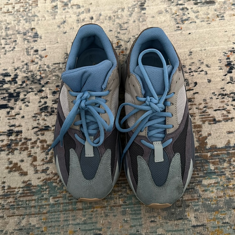 Yeezy Boost 700